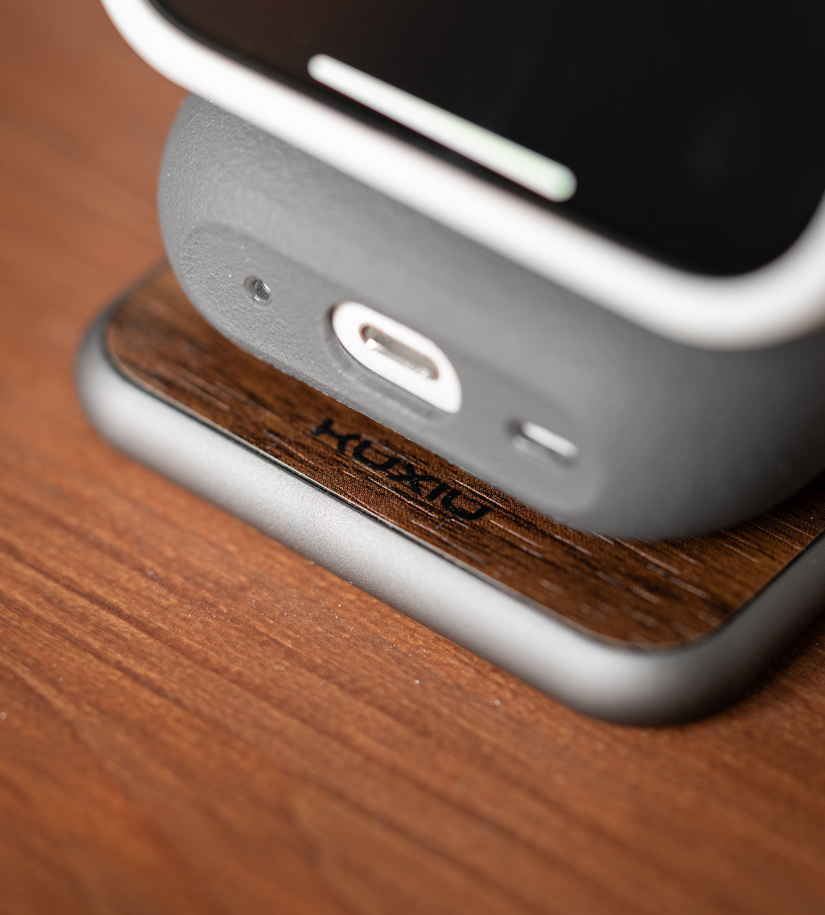 KUXIU X40Q Qi2 Certified 3-in-1 MagSafe Foldable Charging Stand - Wood Grain