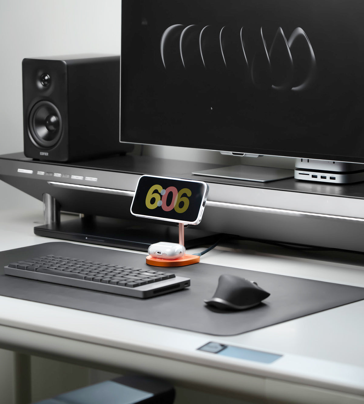KUXIU X85 Turbo Qi2.2 25W 3-in-1 Creative Wireless Charging Station - Orange